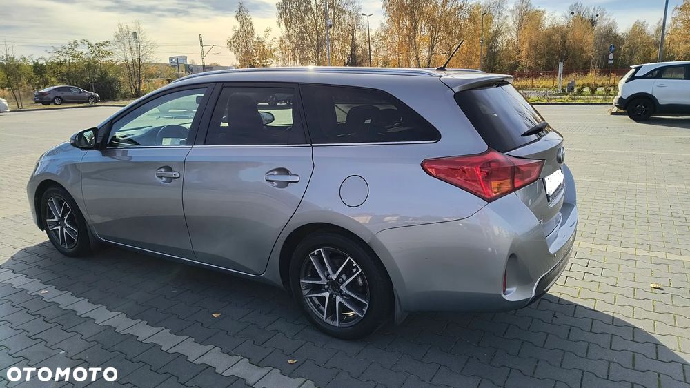 Toyota Auris 1.4 D-4D Premium Comfort - 7