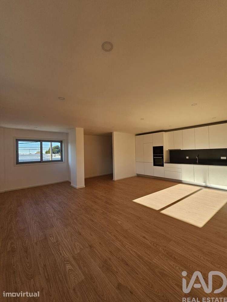 Apartamento T3 em Oliveira do Douro de 121,00 m2 - Grande imagem: 2/29