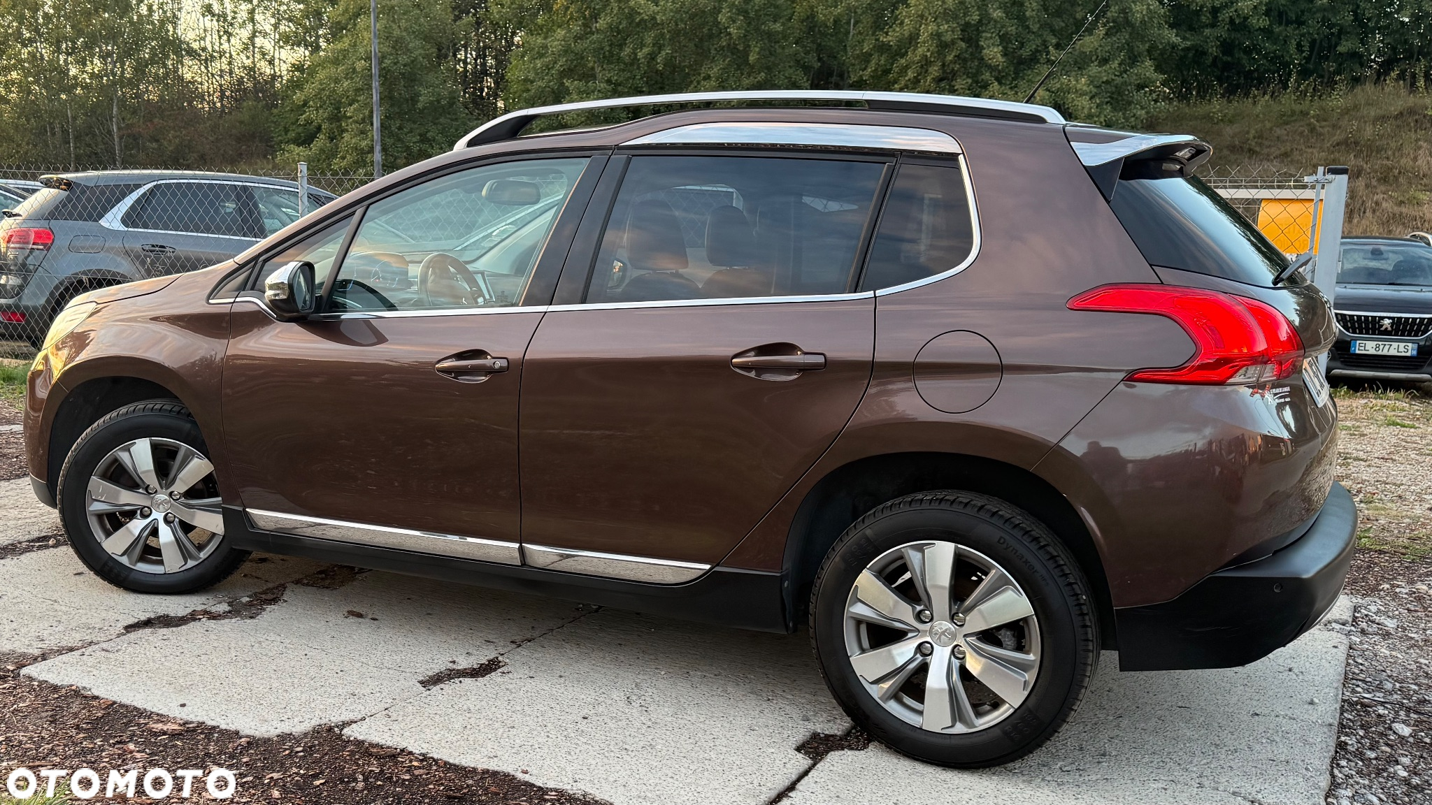 Peugeot 2008 1.6 e-HDi Allure S&S - 3