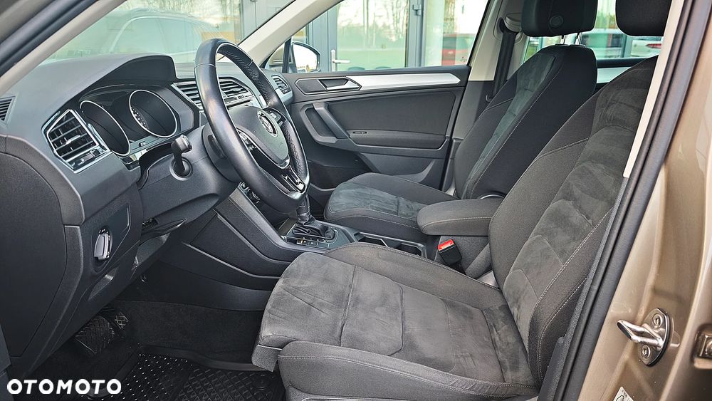 Volkswagen Tiguan - 32