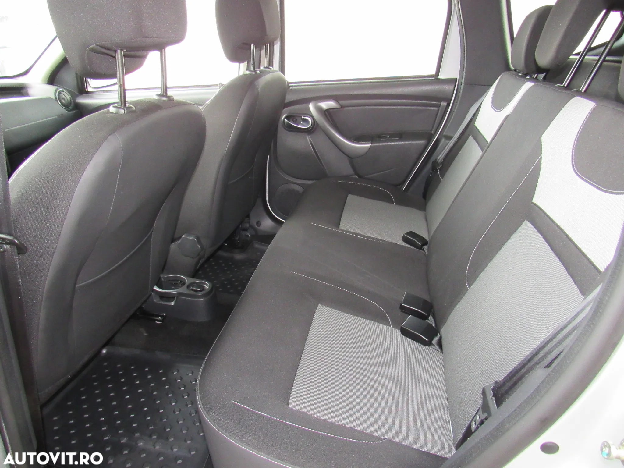 Dacia Duster 1.5 dCi 4x2 Laureate - 7