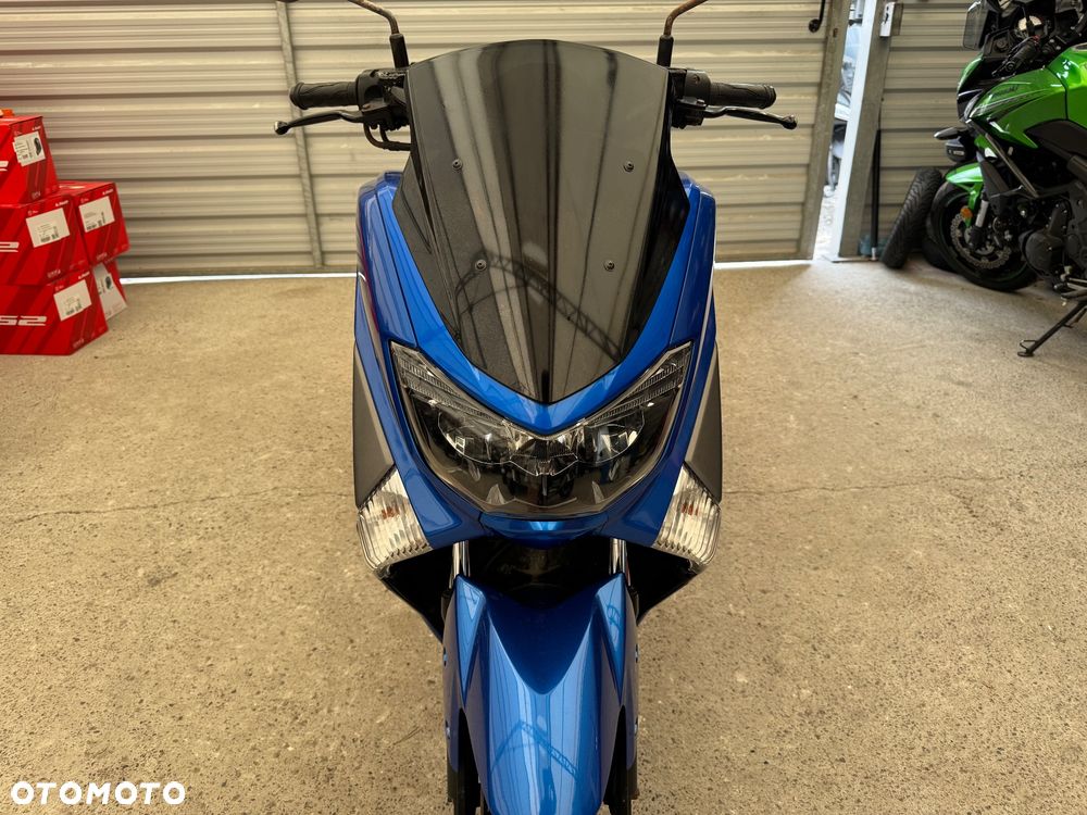 Yamaha NMAX - 16