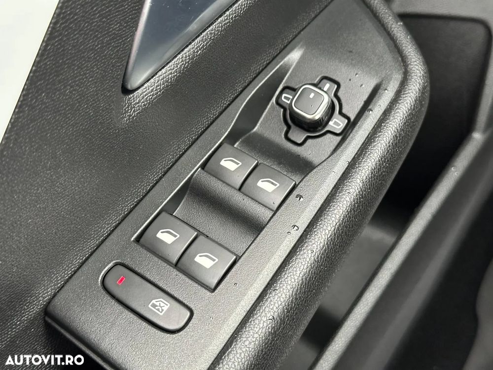 Opel Astra 1.2L Turbo Start/Stop AT8 Elegance - 36