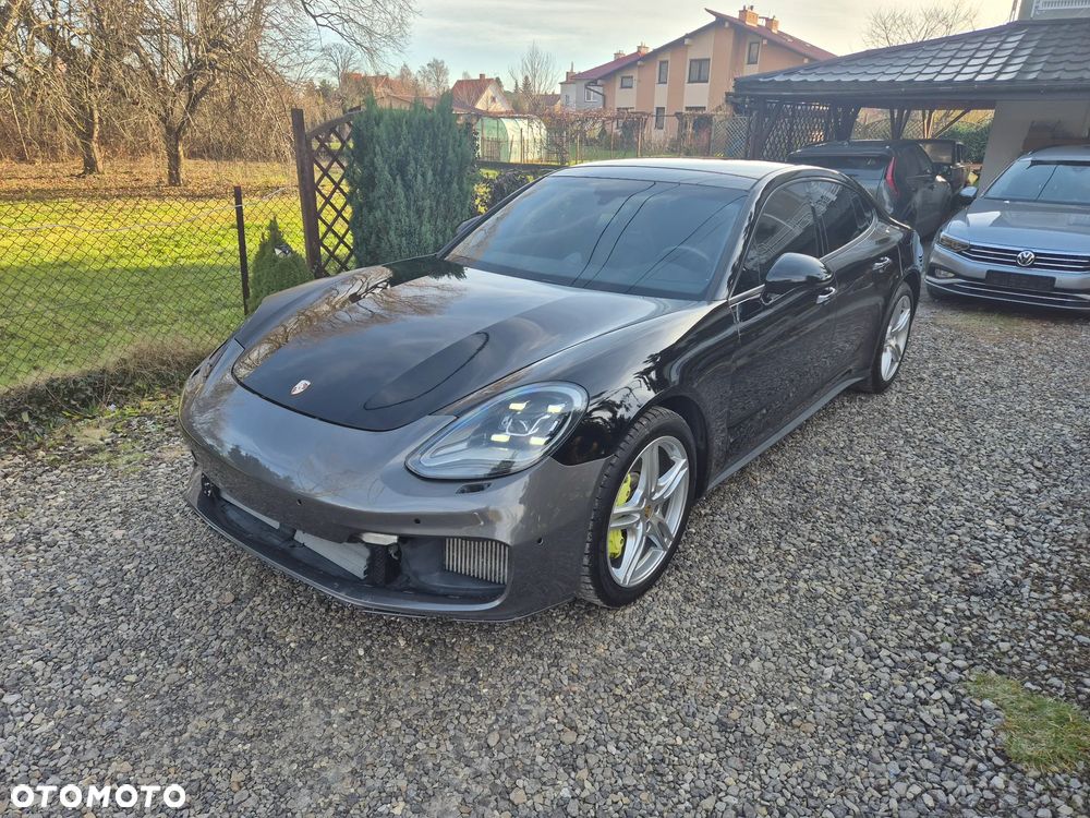 Porsche Panamera 4 E-Hybrid - 15