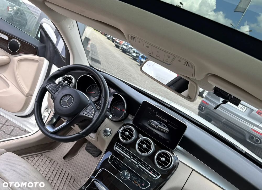 Mercedes-Benz Klasa C 200 4-Matic 9G-Tronic - 27