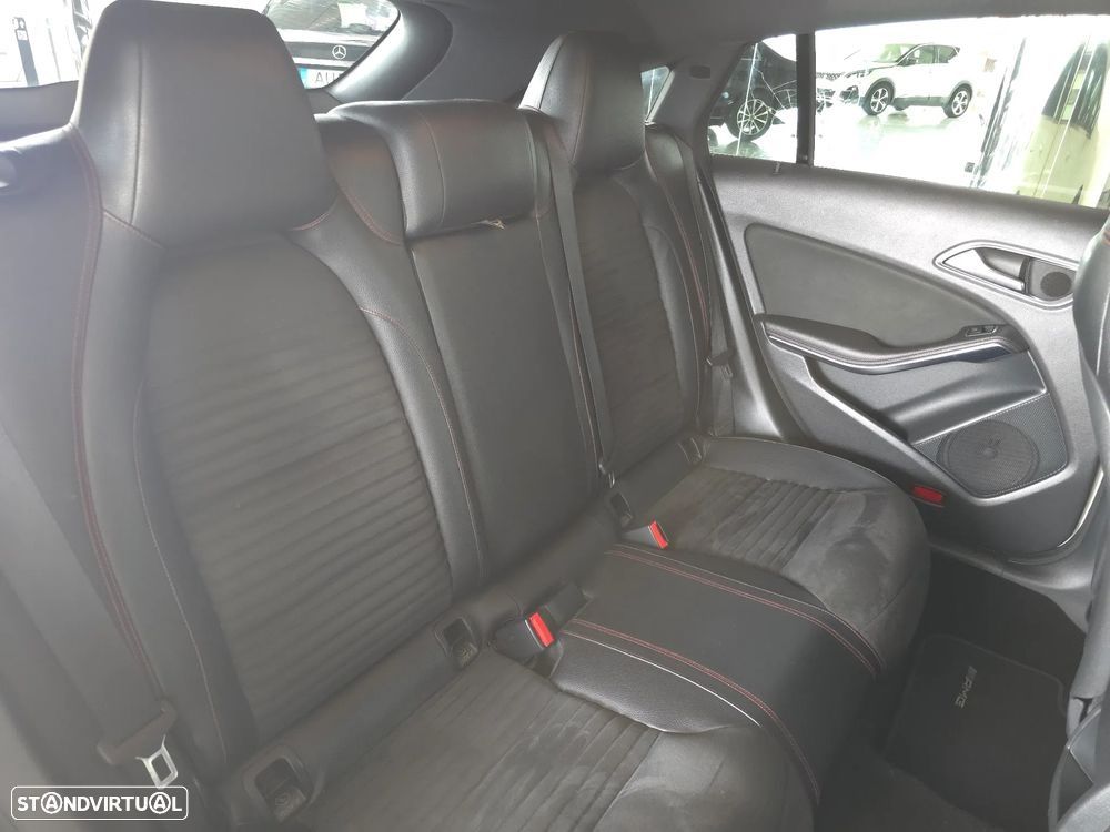 Mercedes-Benz CLA 220 d Shooting Brake AMG Line Aut. — fotografia 22