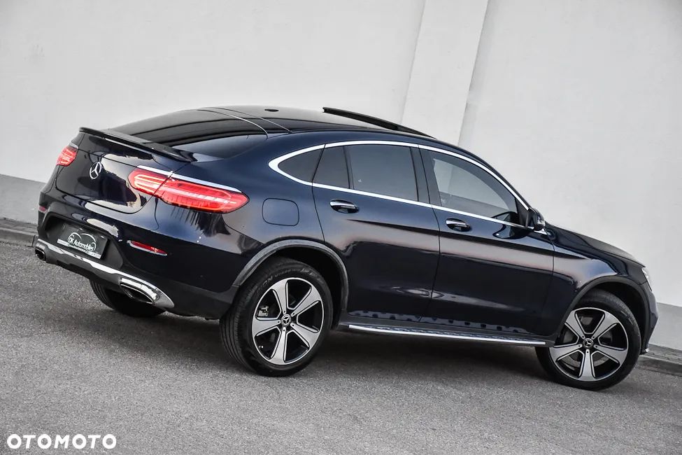 Mercedes-Benz GLC 300 4Matic 9G-TRONIC AMG Line - 11