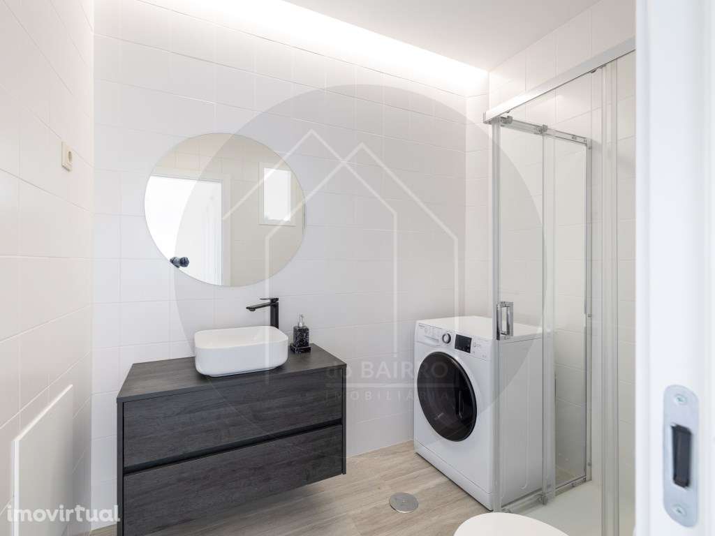 Apartamento no coração do Porto ideal para investimento urbano - Grande imagem: 5/26