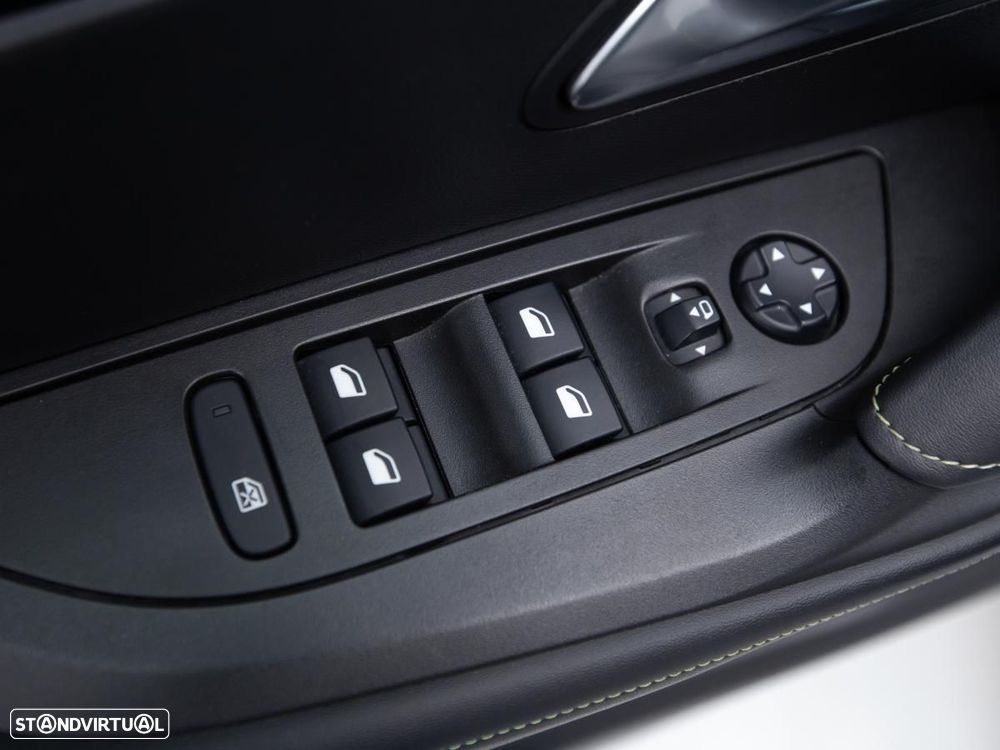 Peugeot 2008 1.5 BlueHDi GT EAT8 - 14