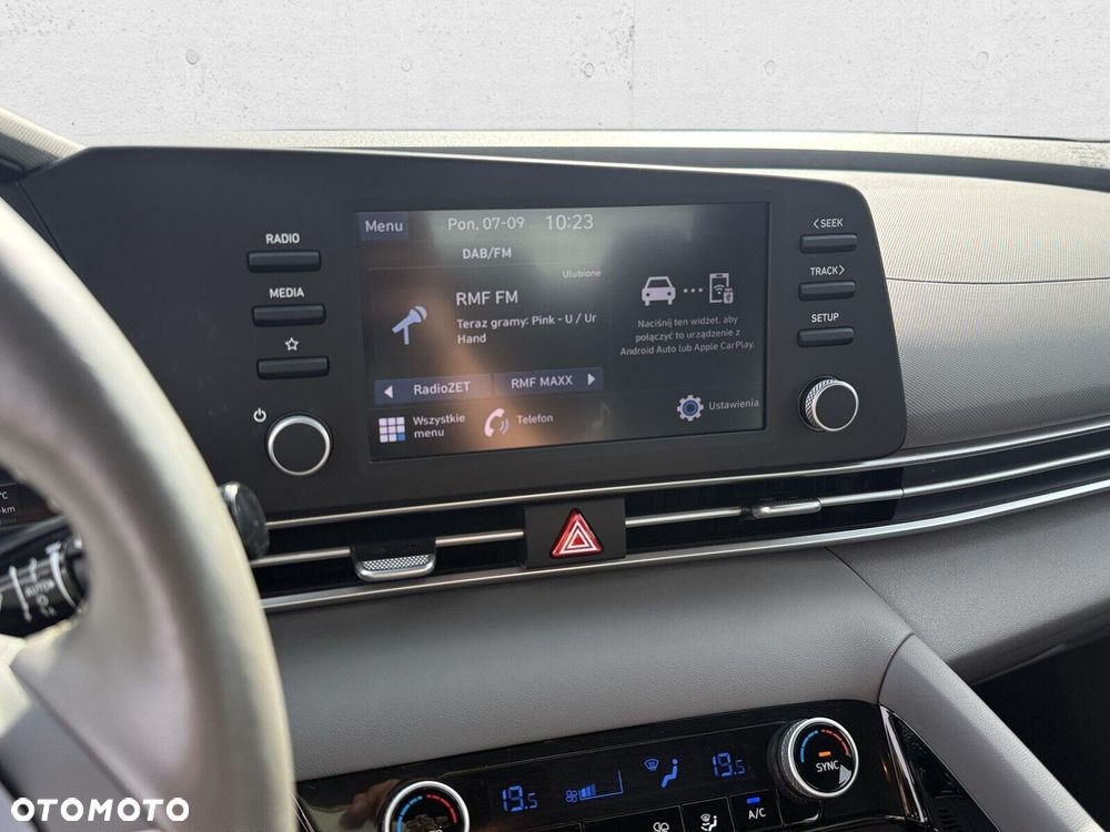 Hyundai Elantra 1.6 Smart CVT - 20