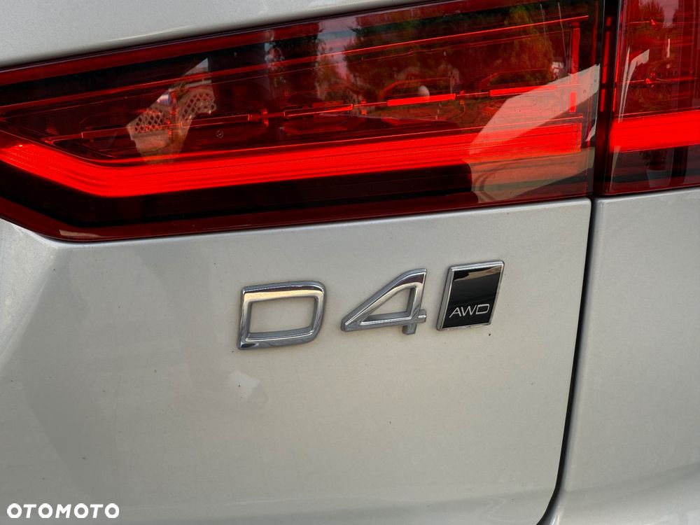 Volvo V60 Cross Country D4 AWD Geartronic Pro - 27