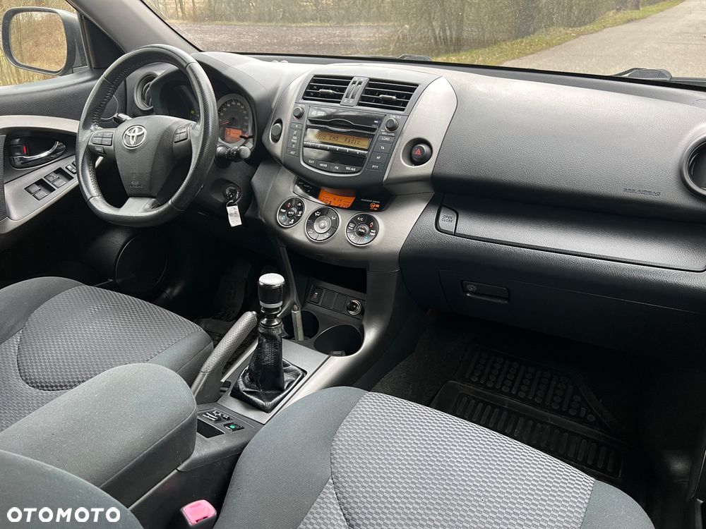 Toyota RAV4 2.0 VVT-i Sol - 24