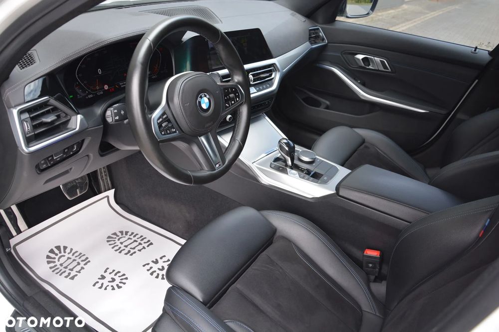 BMW Seria 3 320d Touring Edition M Sport Shadow - 15