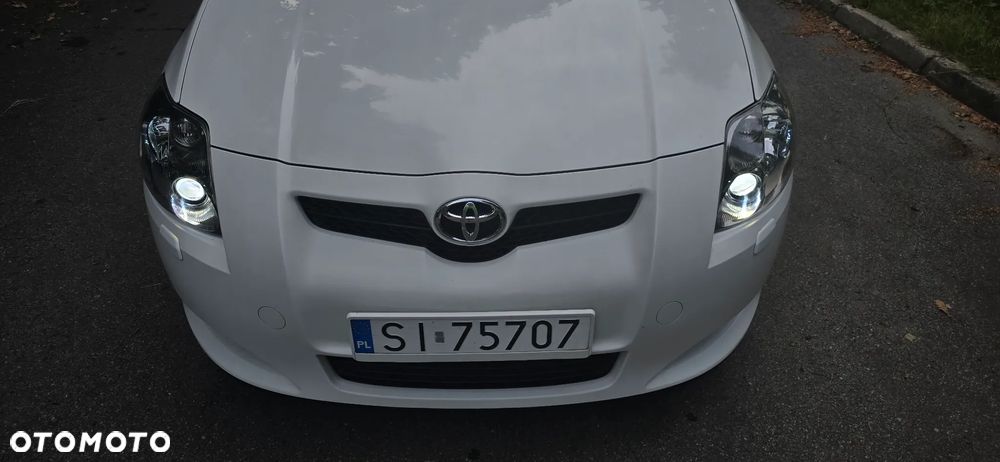 Toyota Auris 2.2 D-4D D-CAT - 11
