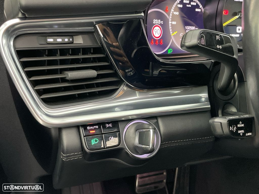 Porsche Panamera Sport Turismo 4 E-Hybrid - 17