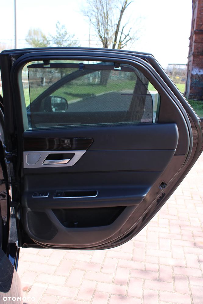 Jaguar XF 20d Prestige - 34