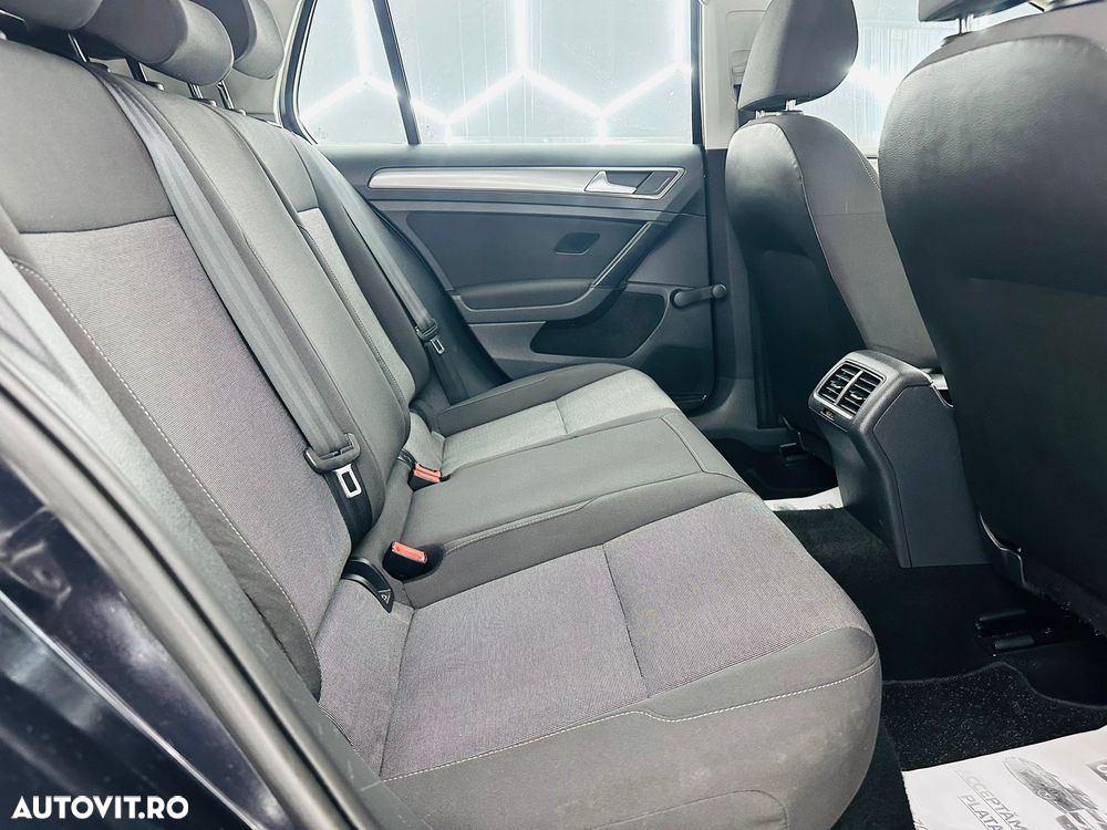 Volkswagen Golf 1.6 TDI DPF BlueMotion - 8