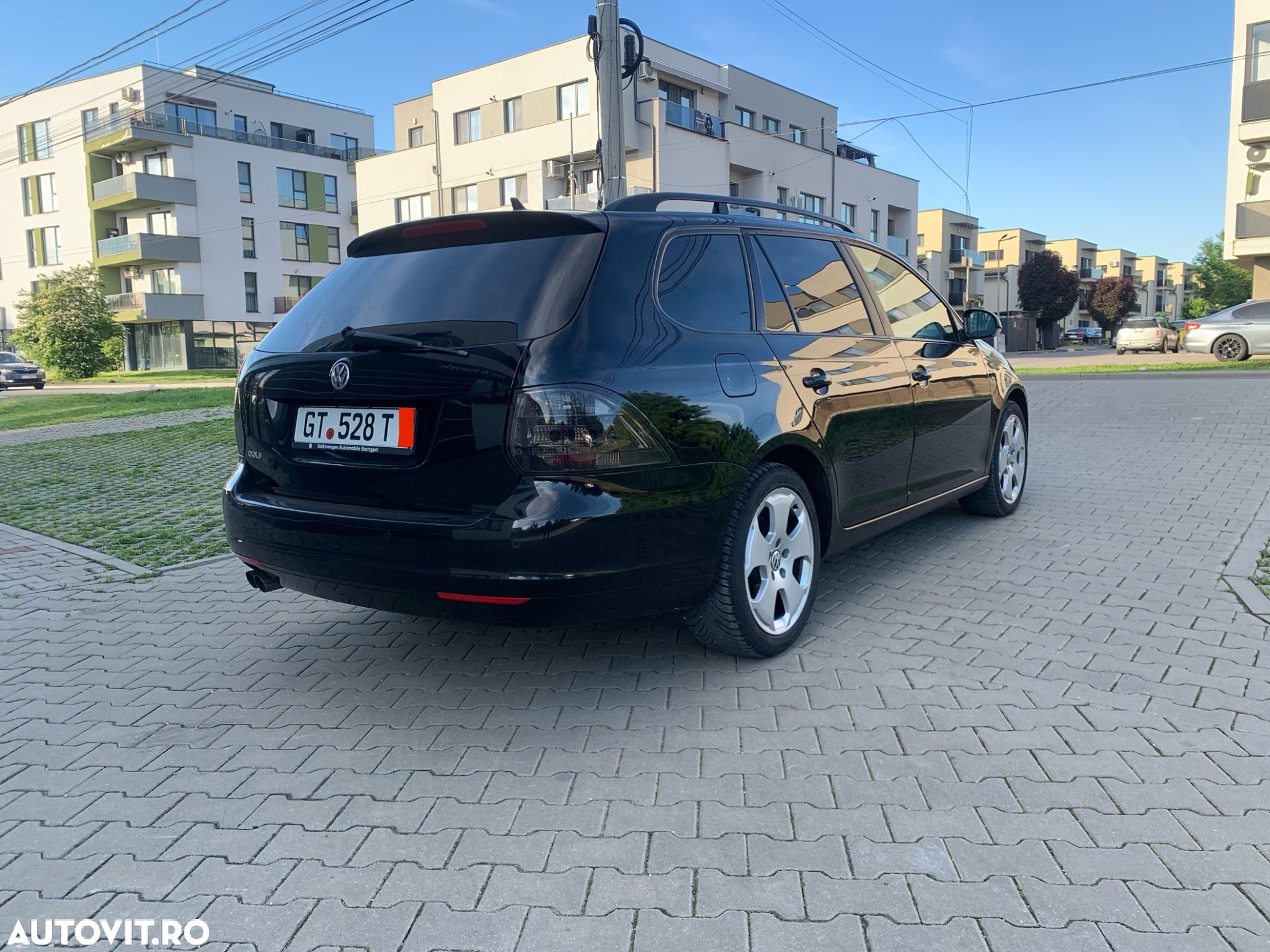 Volkswagen Golf 2.0 TDI DPF BlueMotion Technology MATCH - 11