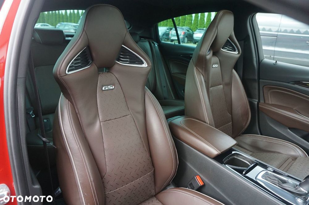 Opel Insignia 2.0 T 4x4 GSi + S&S - 8