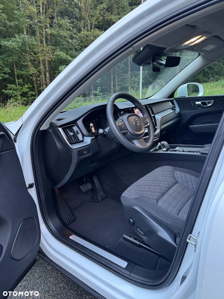 Volvo Xc 60 2023 photo 2