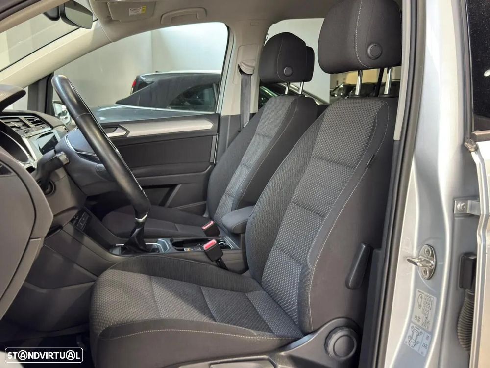 VW Touran 2.0 TDI Confortline - 35