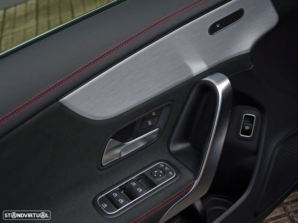 Mercedes-Benz CLA 180 7G-DCT AMG Line - 12