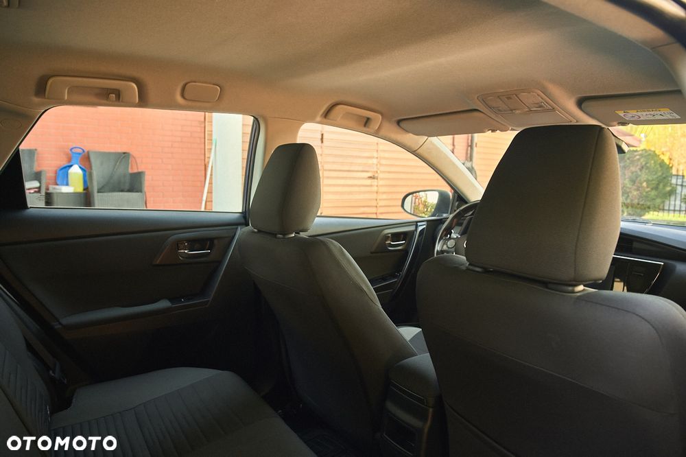 Toyota Auris 1.6 D-4D Design Edition - 17