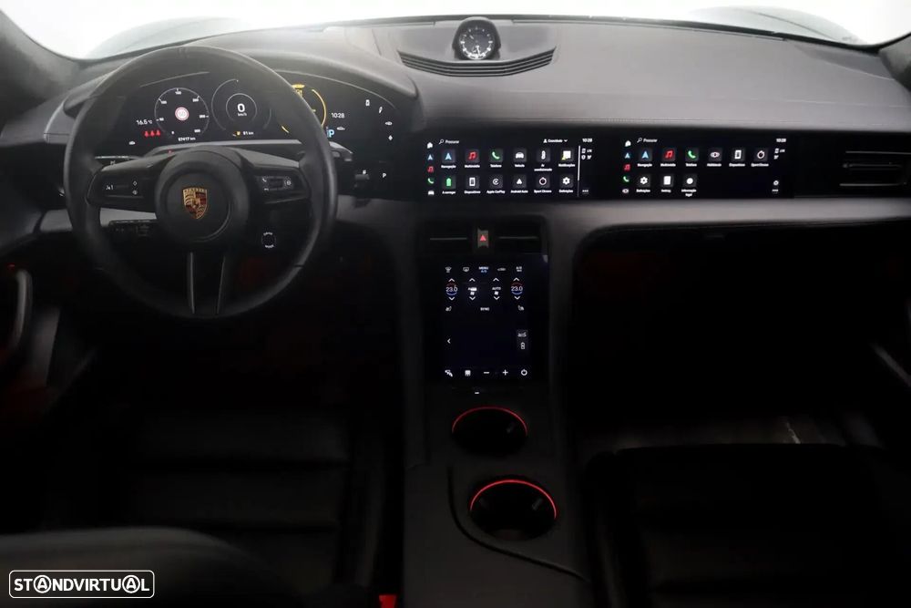 Porsche Taycan GTS - 31
