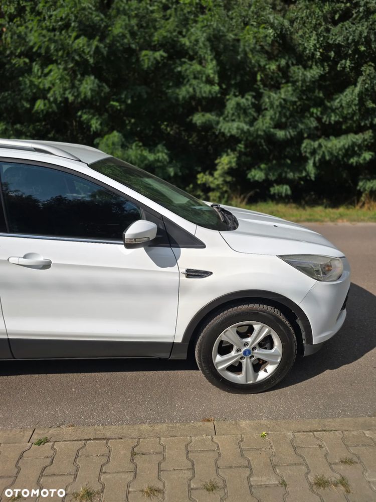 Ford Kuga 2.0 TDCi 2x4 Titanium - 13