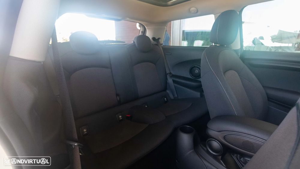 MINI 3 Portas One - 12