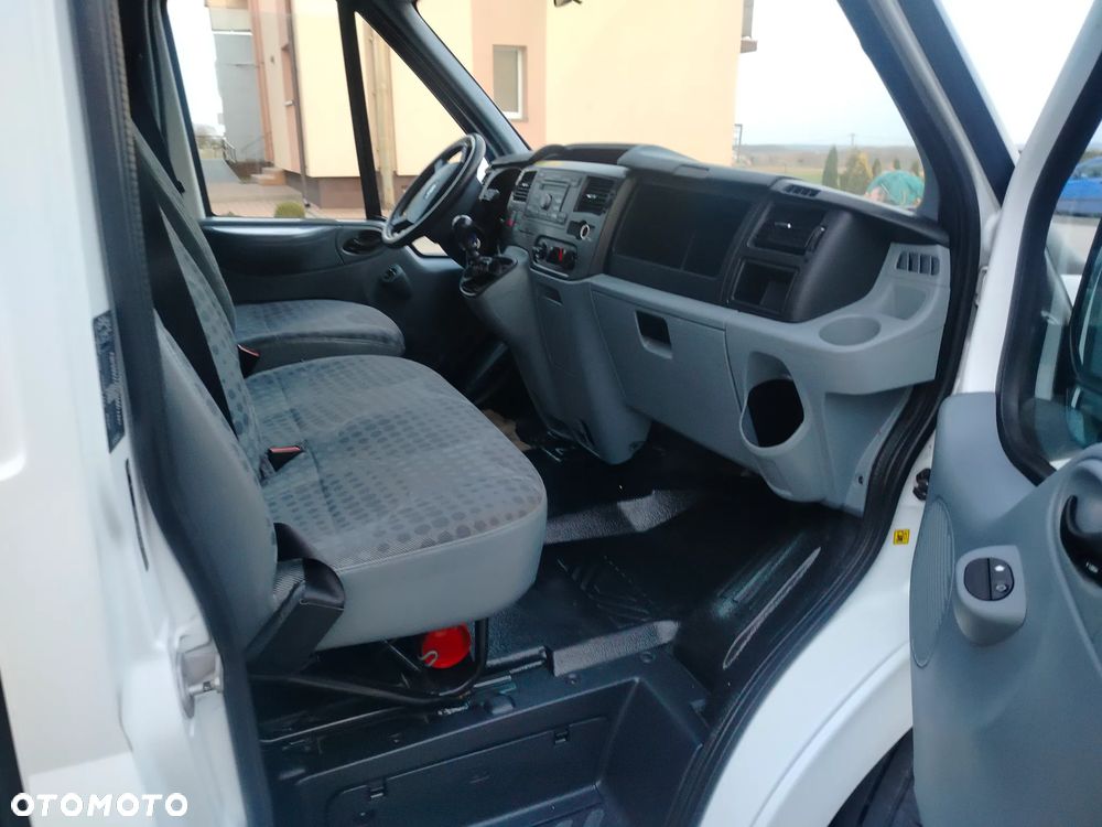 Ford Transit - 18
