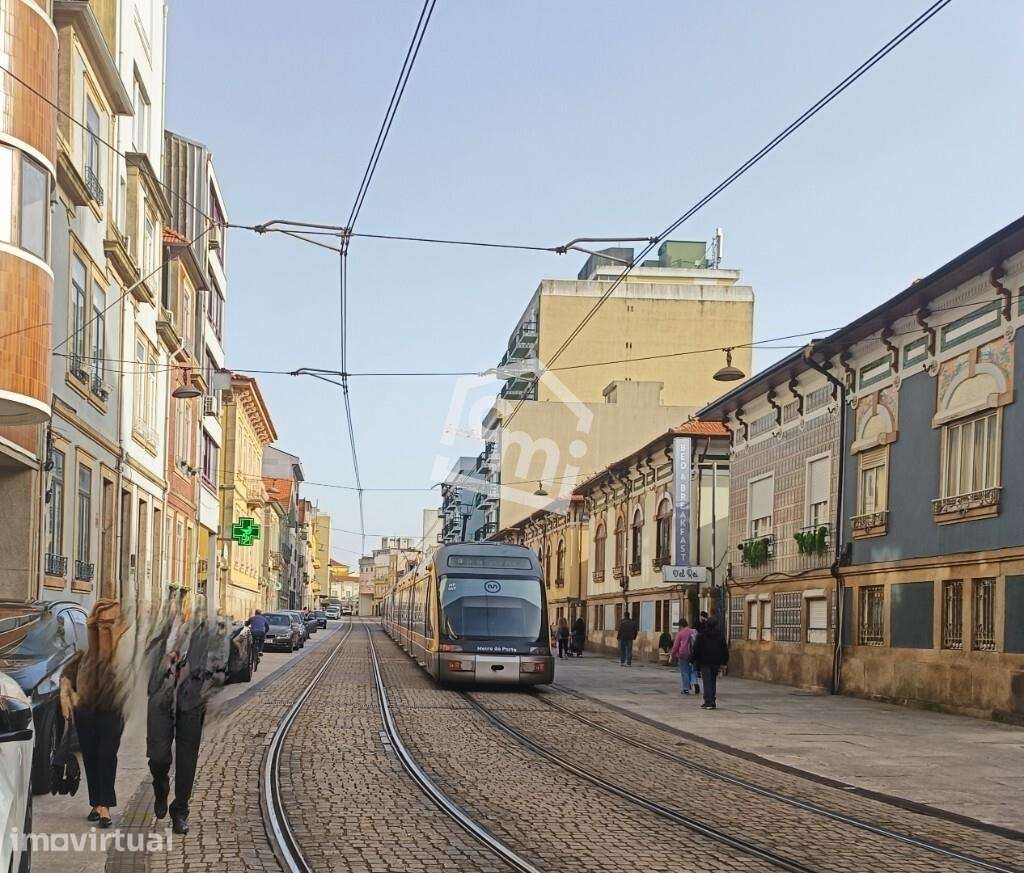 Loja 107 m2 na Rua Brito Capelo | Matosinhos Sul | 1.000€ - Grande imagem: 3/25
