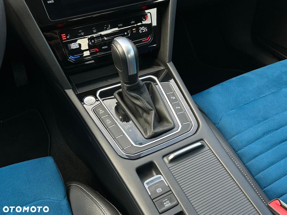 Volkswagen Passat 2.0 TDI Elegance DSG - 37