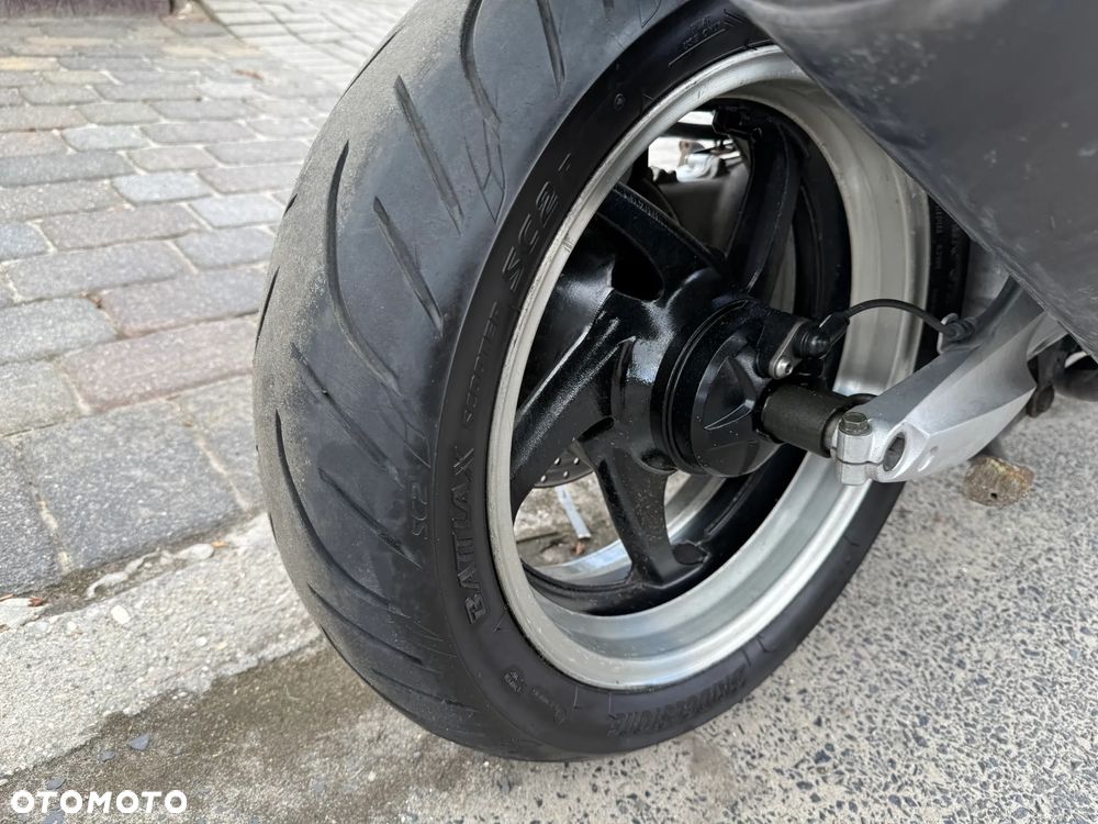 Yamaha Tmax - 17