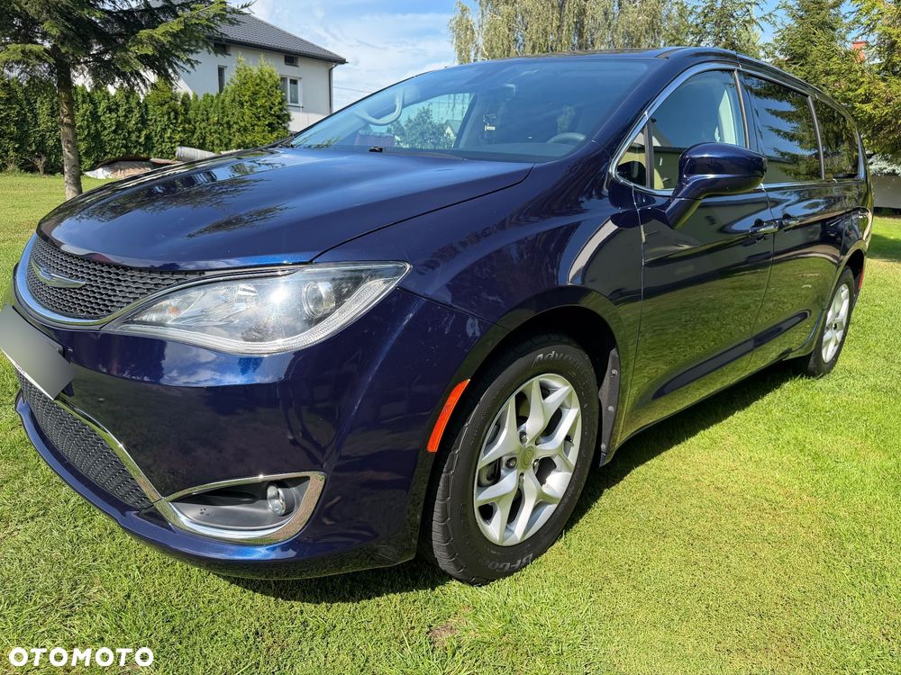 Chrysler Pacifica - 9