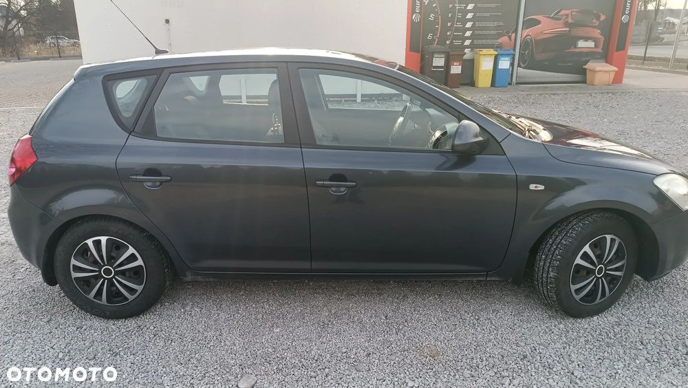 Kia Ceed 1.6 Crdi Comfort - 4