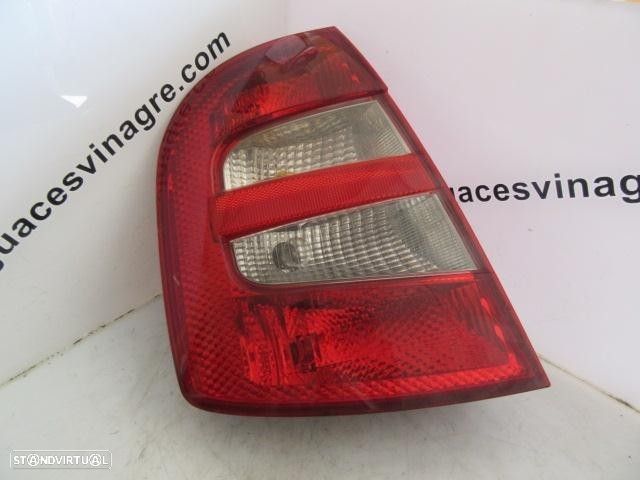 FAROLIM TRASEIRO ESQUERDO SKODA FABIA 1.9 D -ASY - 1
