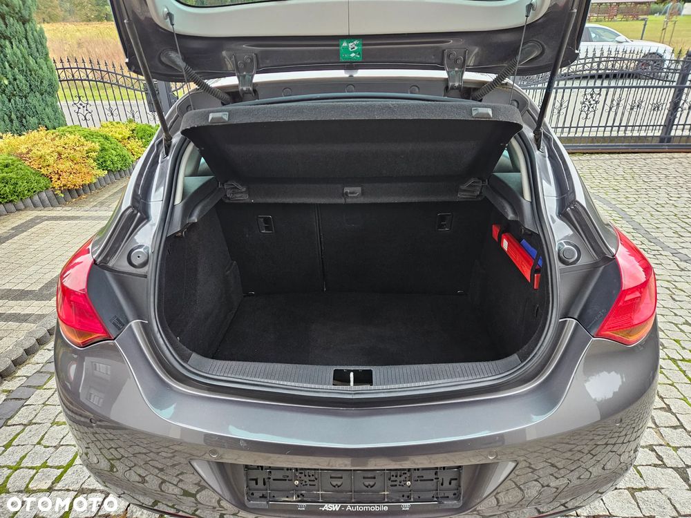 Opel Astra 1.4 Turbo 150 Jahre - 16