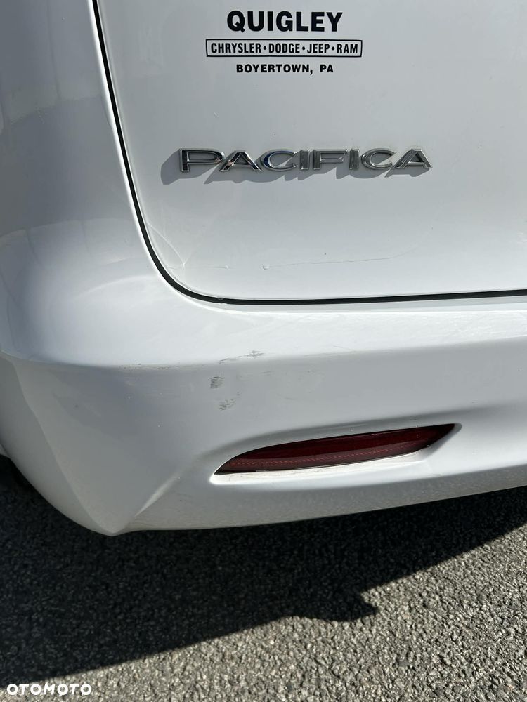 Chrysler Pacifica - 15