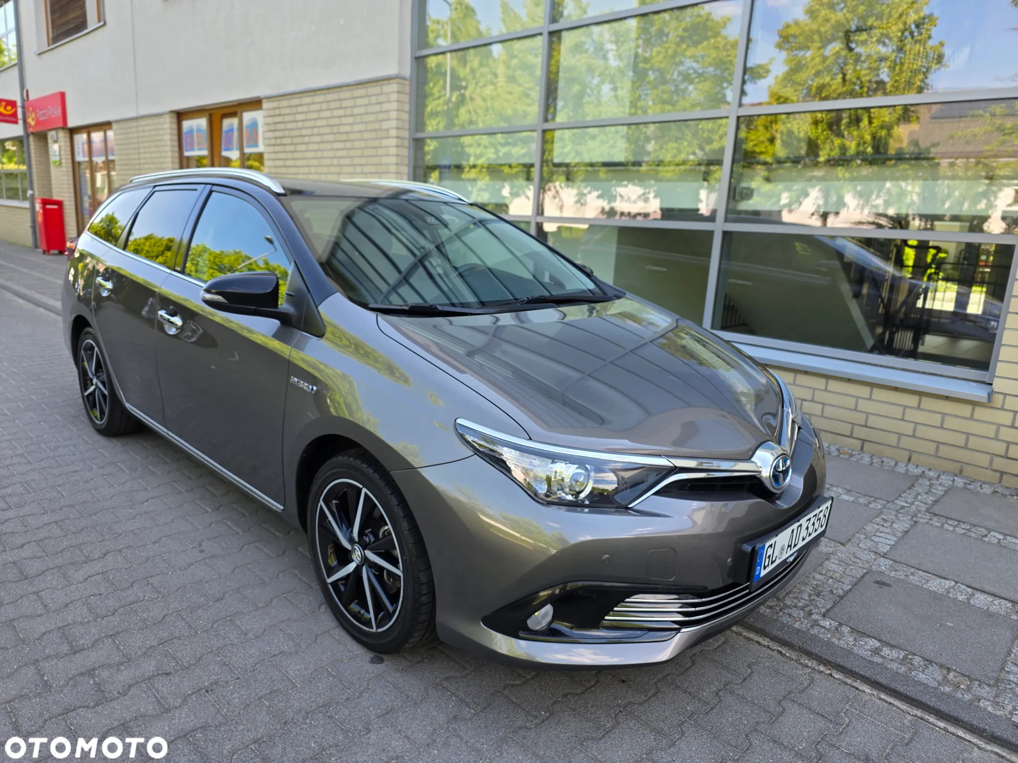 Toyota Auris 1.8 VVT-i Hybrid Automatik Edition S+ - 10