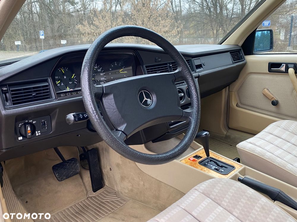 Mercedes-Benz W201 (190) - 20