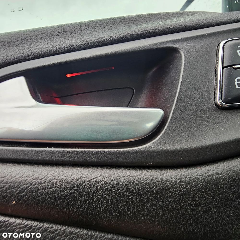 Ford Kuga 2.0 TDCi 4x4 Individual - 12