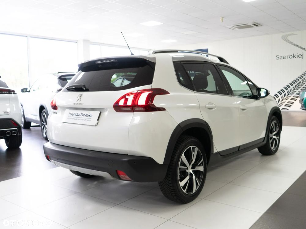Peugeot 2008 1.2 Pure Tech GPF Allure S&S EAT6 - 6