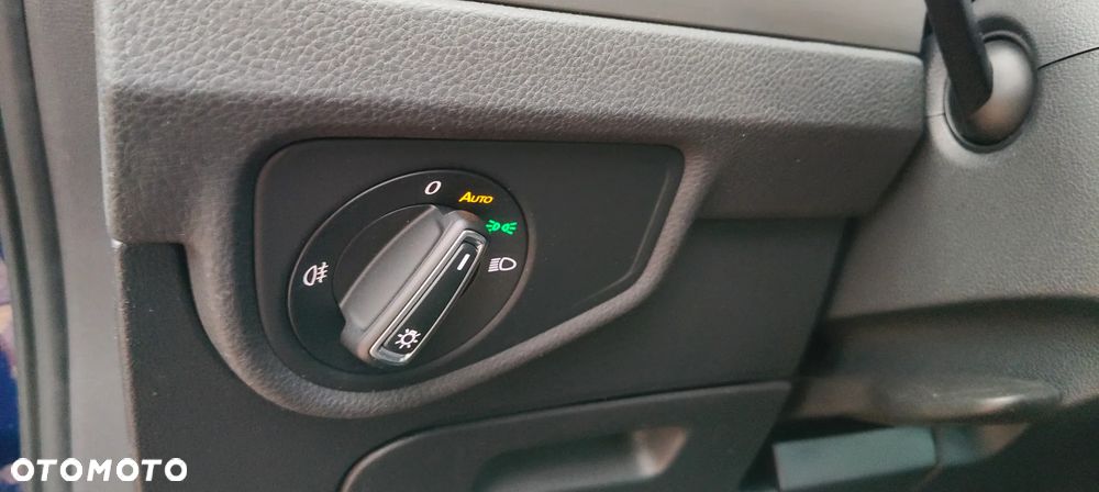Volkswagen Touran - 23