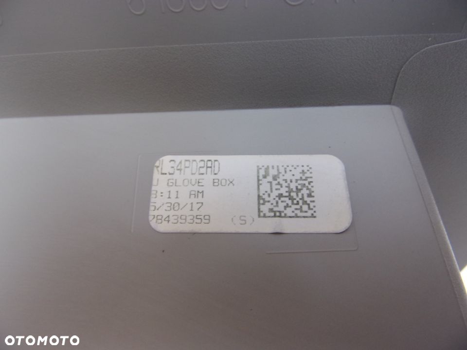 CHRYSLER PACIFICA 16- SCHOWEK DESKI - 7