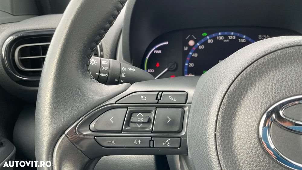 Toyota Yaris Cross 1.5 VVT-i HSD 4x2 Dynamic - 27