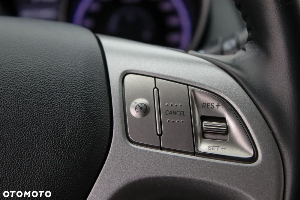 Hyundai ix35 1.7 CRDi 2WD blue Finale Gold - 37