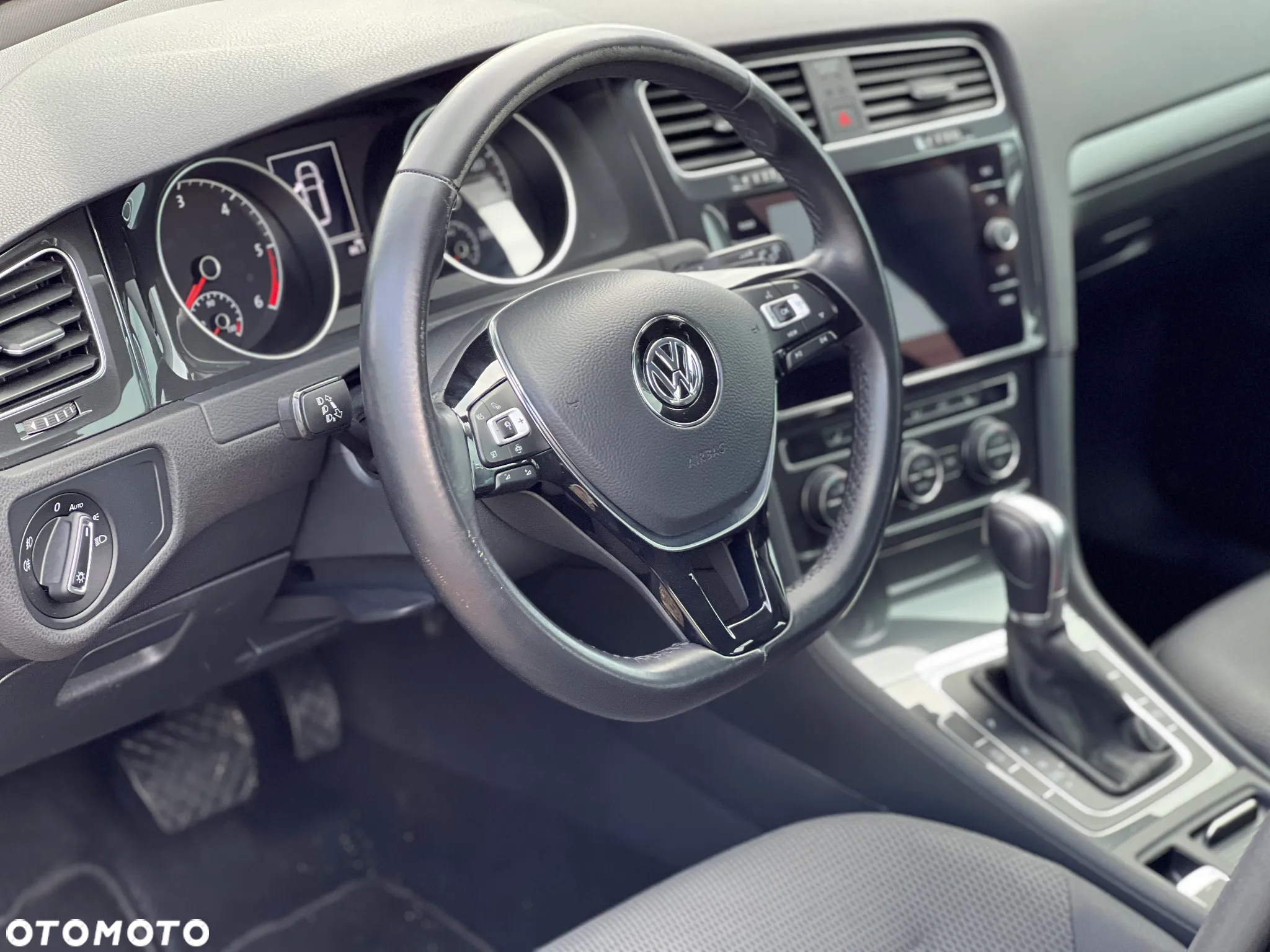 Volkswagen Golf VII 1.6 TDI BMT Comfortline DSG - 21