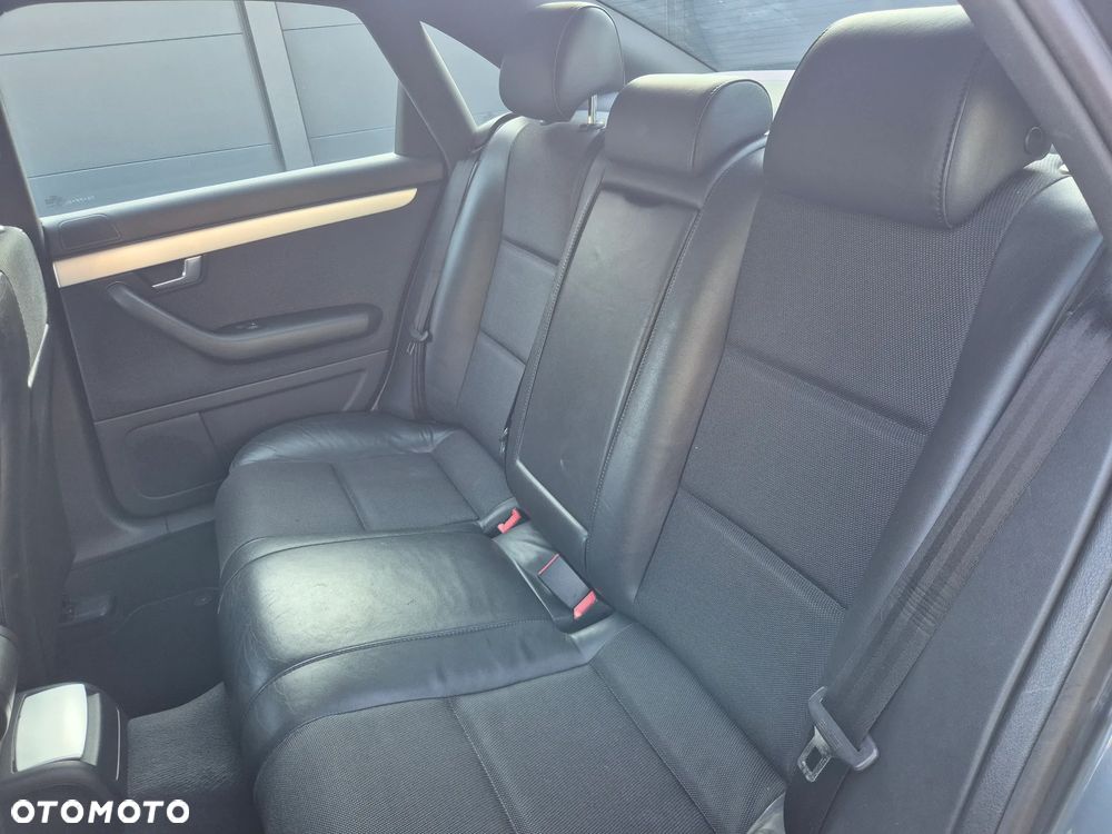 Audi A4 Limousine - 38