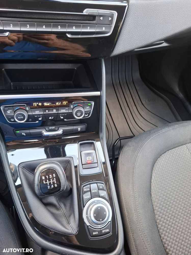 BMW Seria 2 218d Advantage - 24